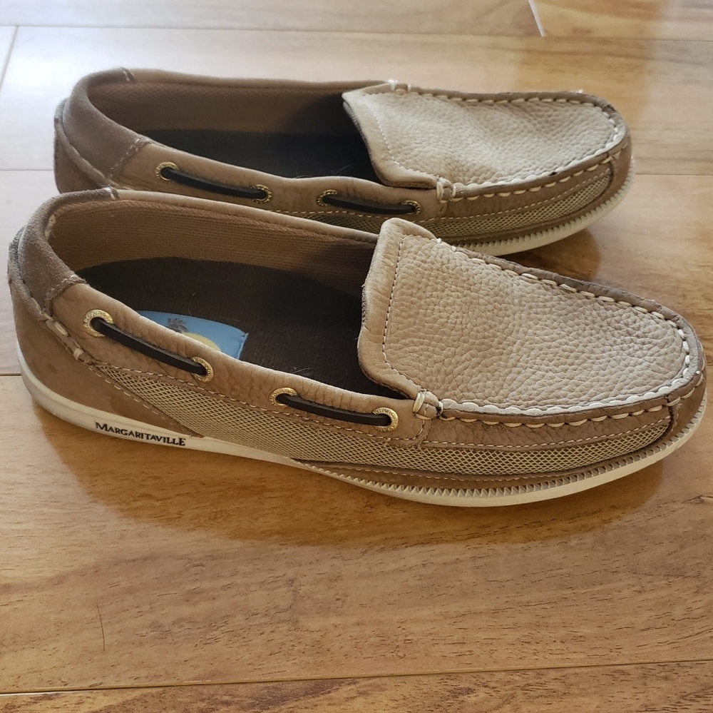 Womens Margaritaville leather boat shoes 7.5